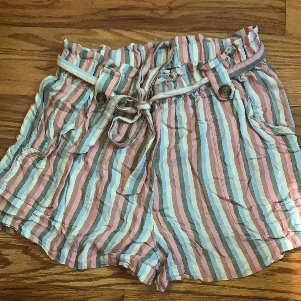 American Eagle Outfitters Striped Paper bag Tie Shorts - Picture 3 of 5